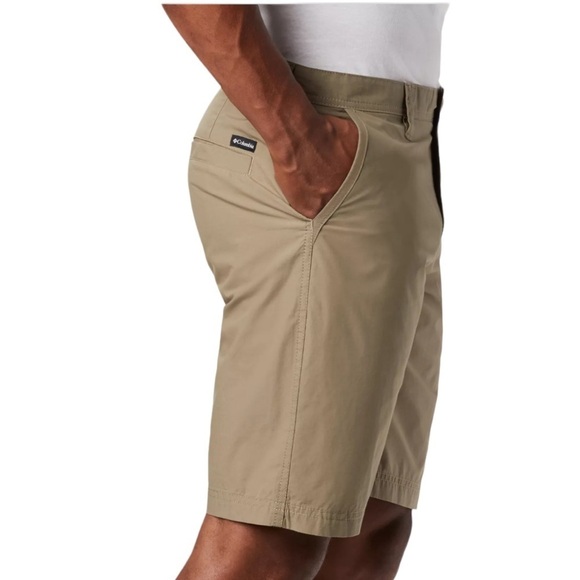 Columbia Men’s Washed Out Cargo Shorts Khaki Size 38 Falls just above the knee. - Picture 1 of 10